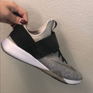 Nike Zoom tennis shoes